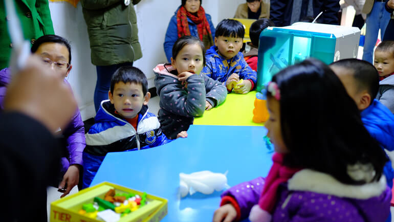 You are currently viewing Ontario rolls out full-day kindergarten.